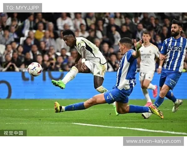 维尼修斯世界波后投诉遭遇种族歧视，皇马与本菲卡比赛一度中断